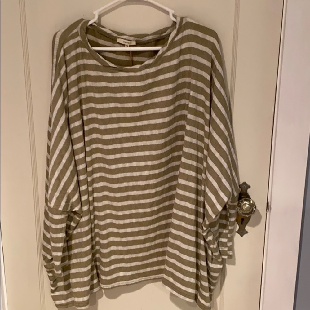 Easel 1X long sleeve sweater, dolman